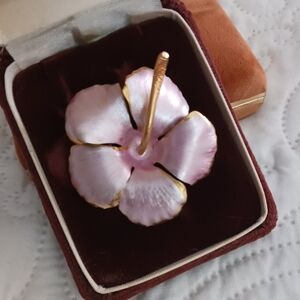Vintage Pearly Pink and Gold Flower Brooch